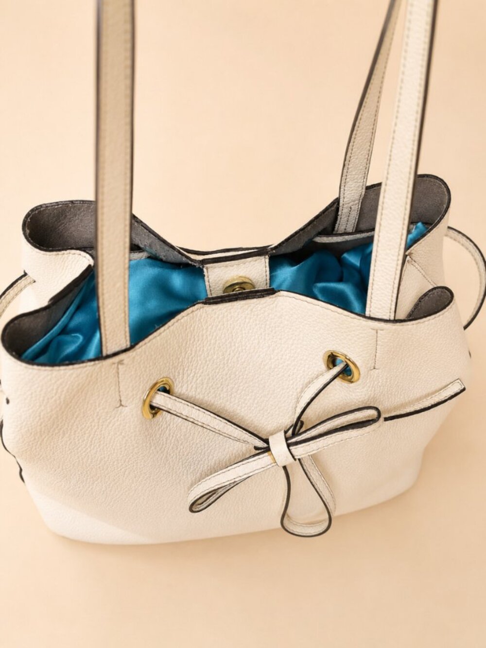 Furla Costanza F7339 Ivory Pebbled Leather Drawstring Bucket Tote Shoulder Bag - Picture 8 of 11